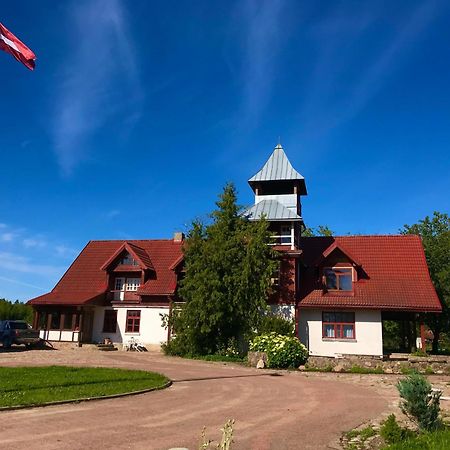Pilskalni Hotel Ivande Bagian luar foto