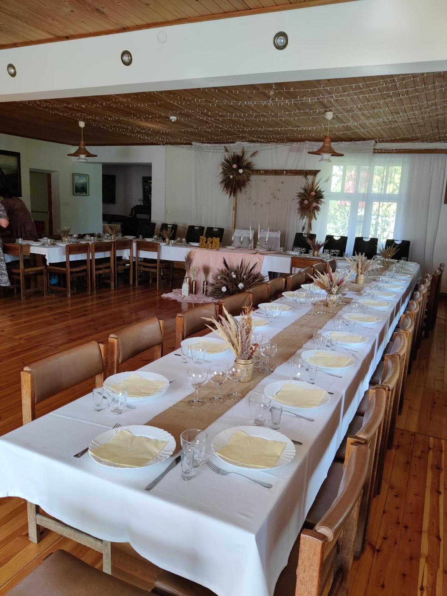 Pilskalni Hotel Ivande Bagian luar foto