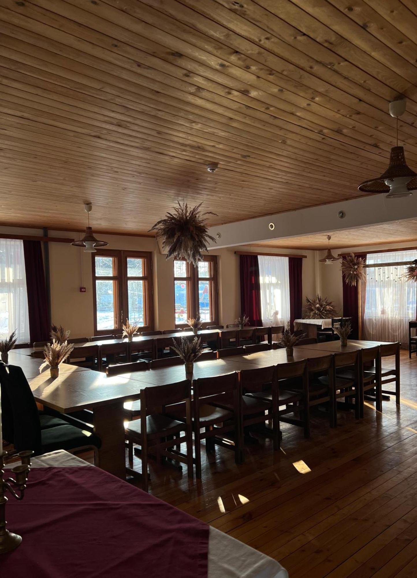 Pilskalni Hotel Ivande Bagian luar foto